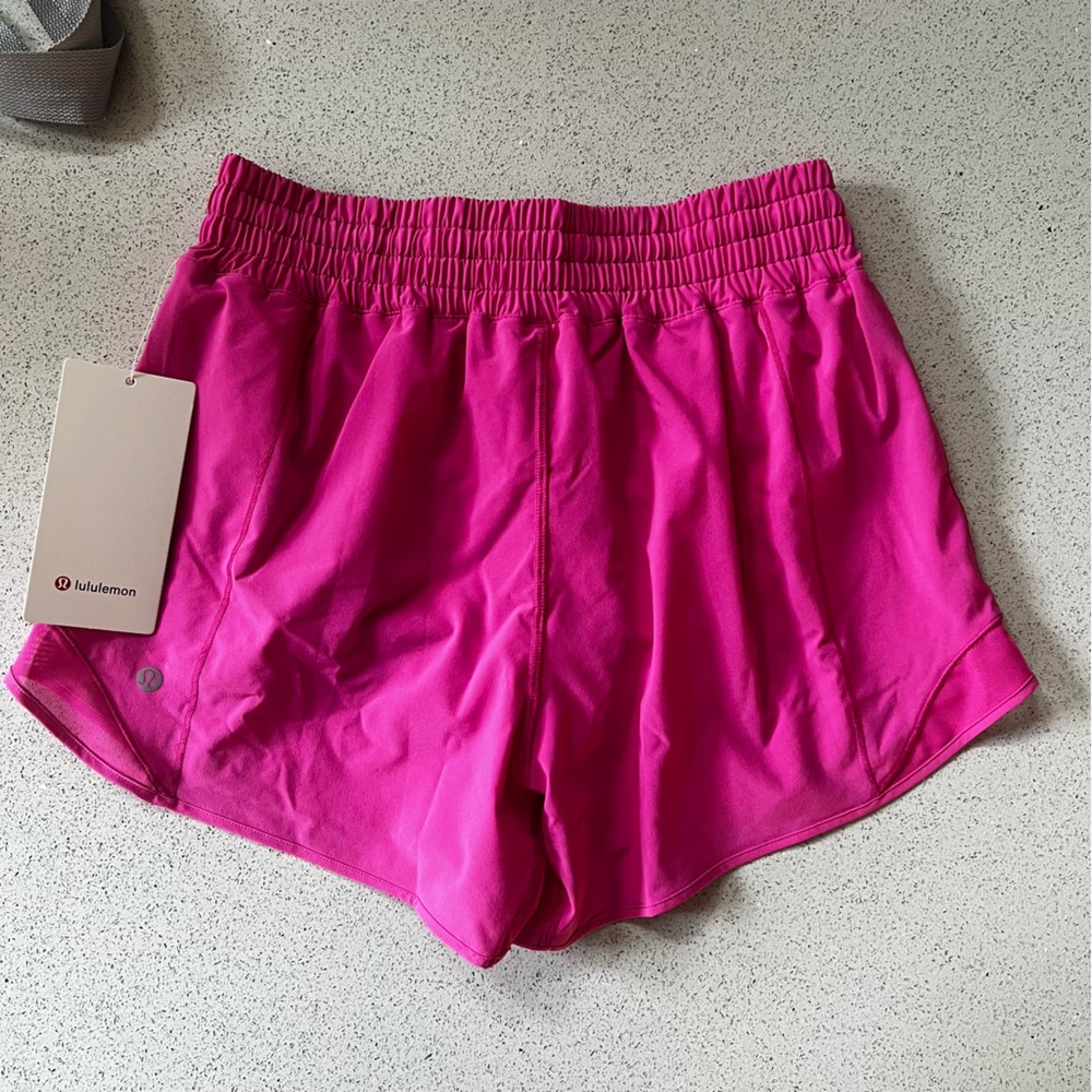 NWT Lululemon Sonic Pink Hotty Hot HR 4” sz 8